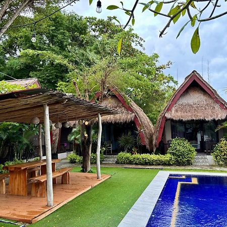 Krisna Bungalows And Restaurant Секотонг Екстериор снимка