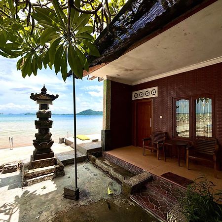 Krisna Bungalows And Restaurant Секотонг Екстериор снимка
