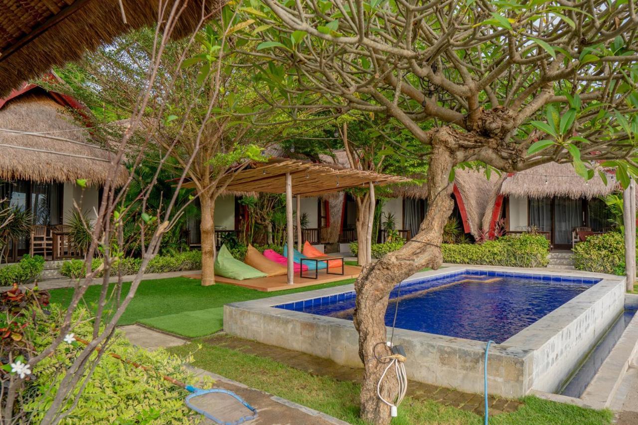 Krisna Bungalows And Restaurant Секотонг Екстериор снимка