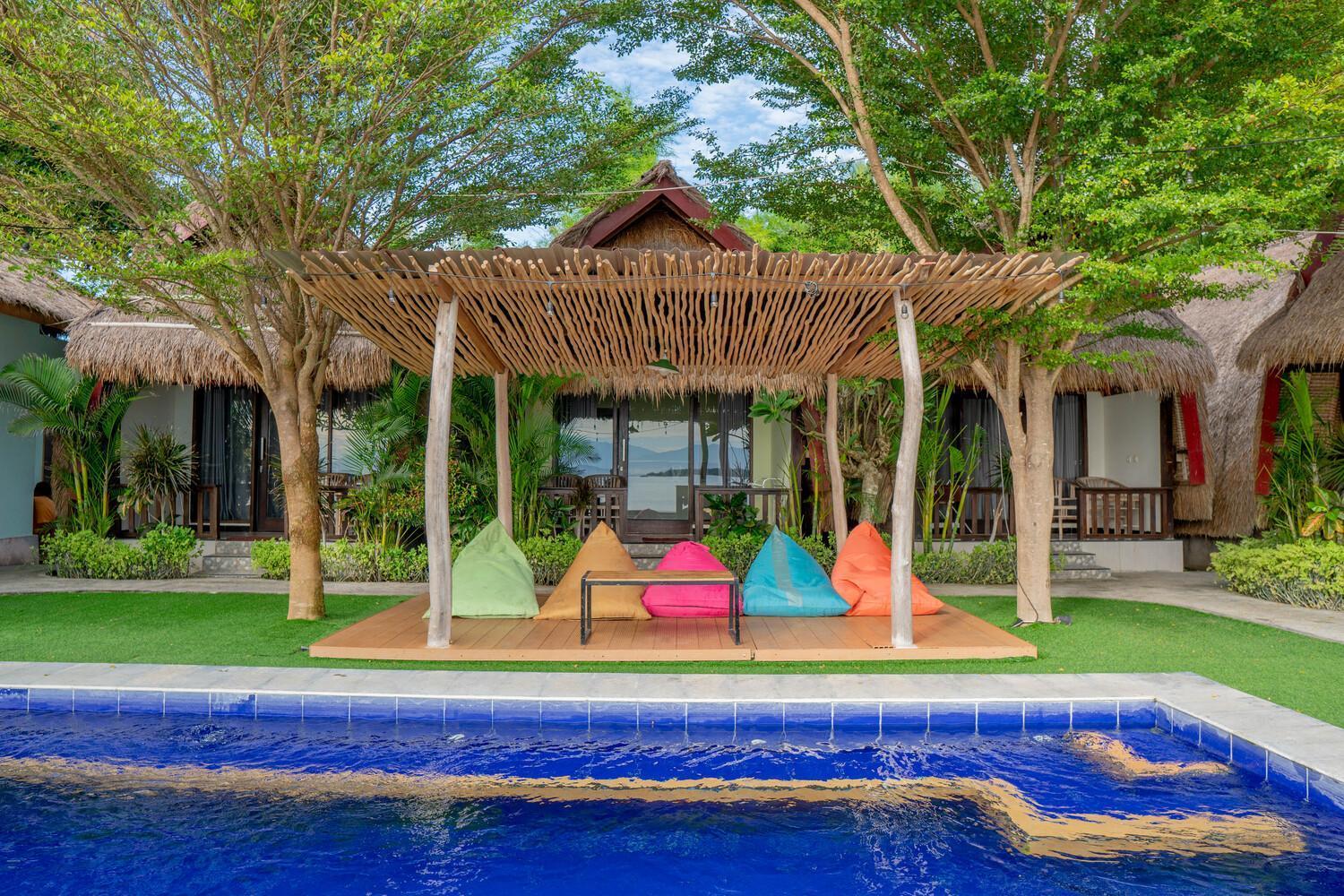 Krisna Bungalows And Restaurant Секотонг Екстериор снимка