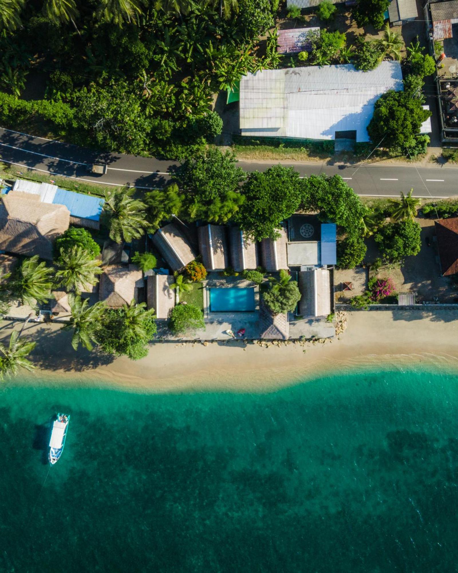 Krisna Bungalows And Restaurant Секотонг Екстериор снимка