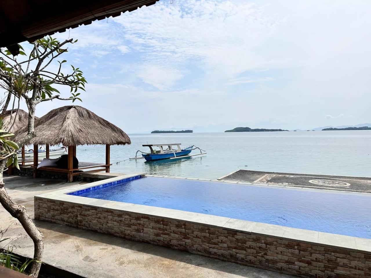 Krisna Bungalows And Restaurant Секотонг Екстериор снимка