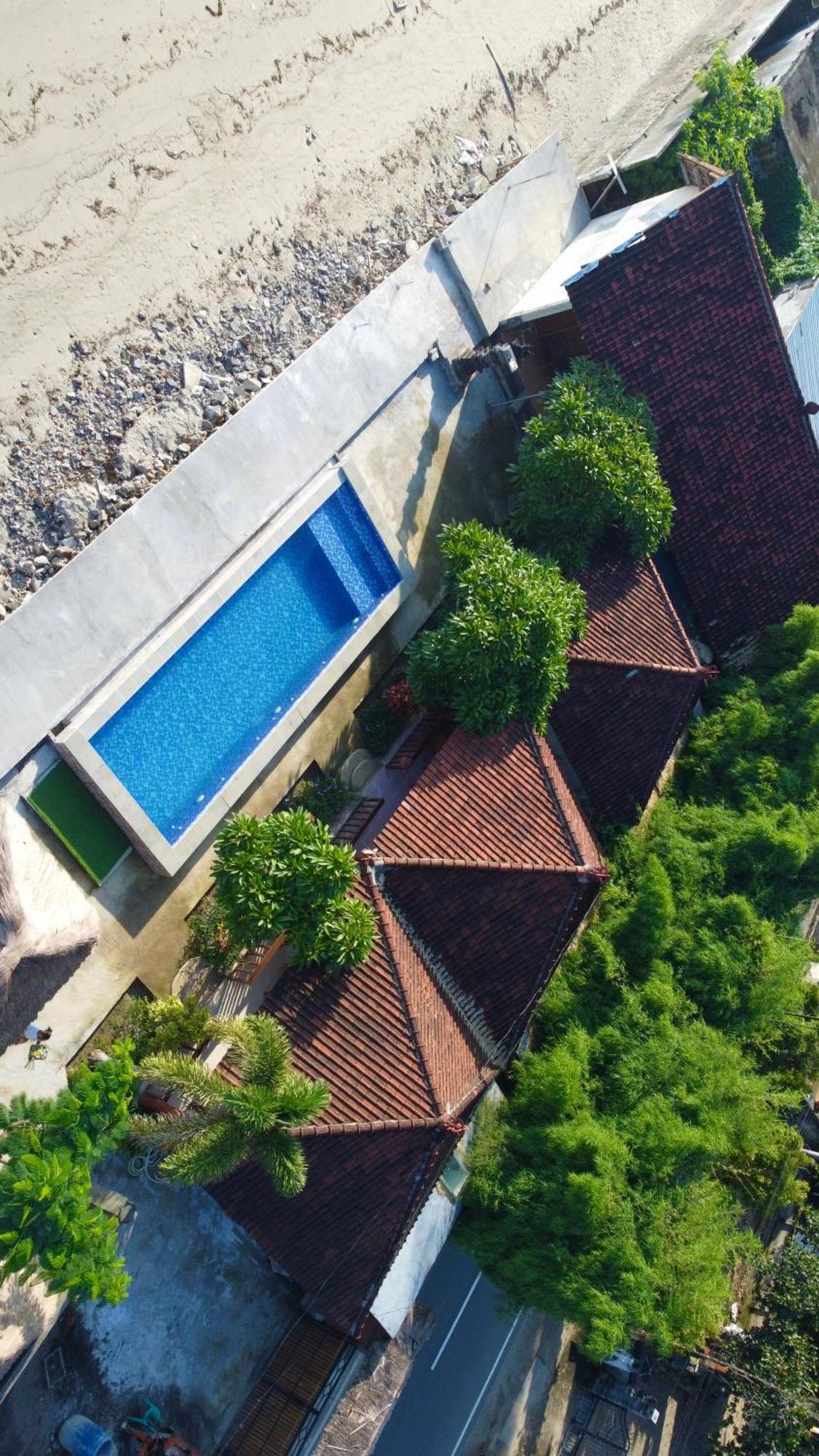 Krisna Bungalows And Restaurant Секотонг Екстериор снимка