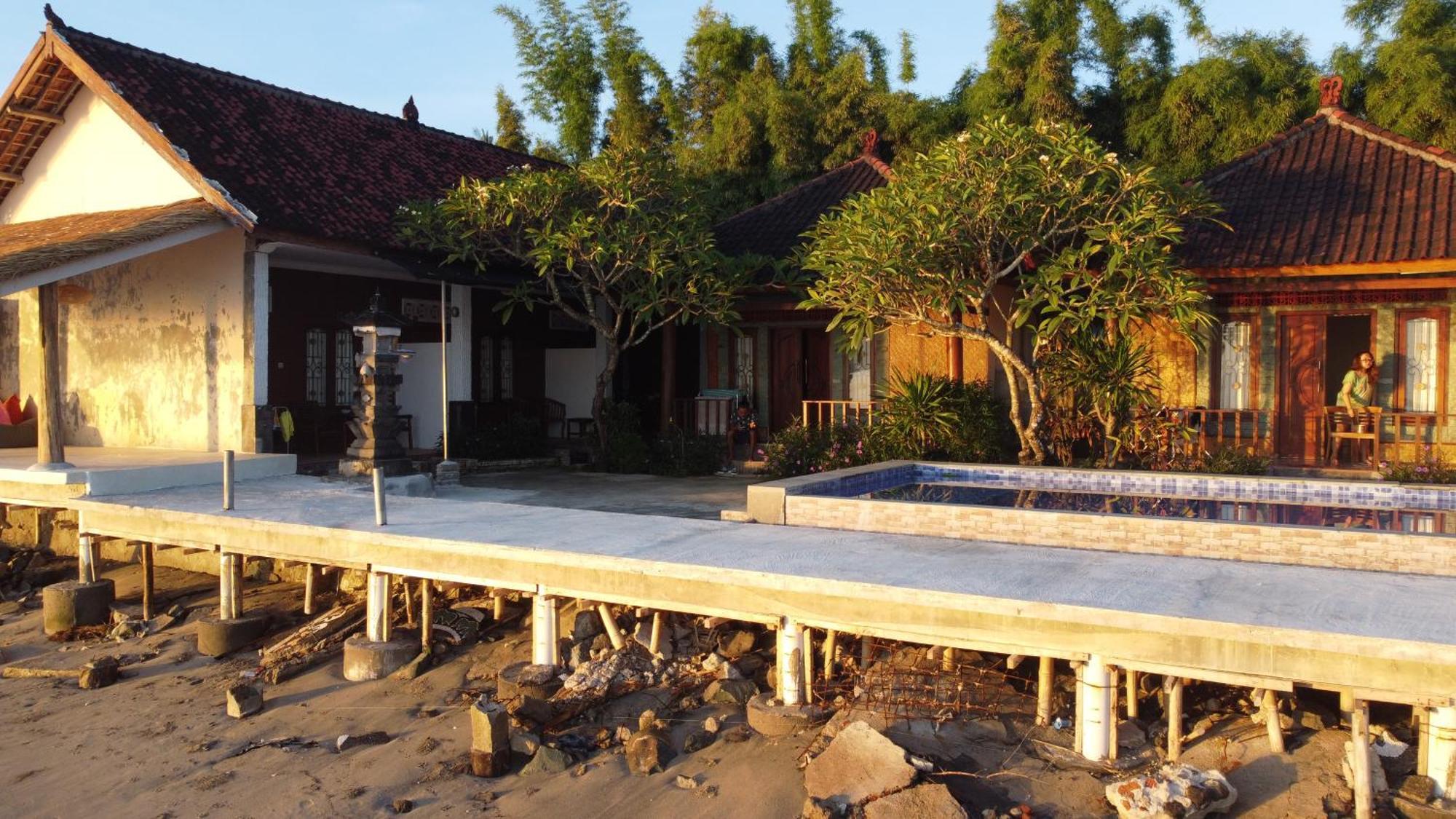 Krisna Bungalows And Restaurant Секотонг Екстериор снимка