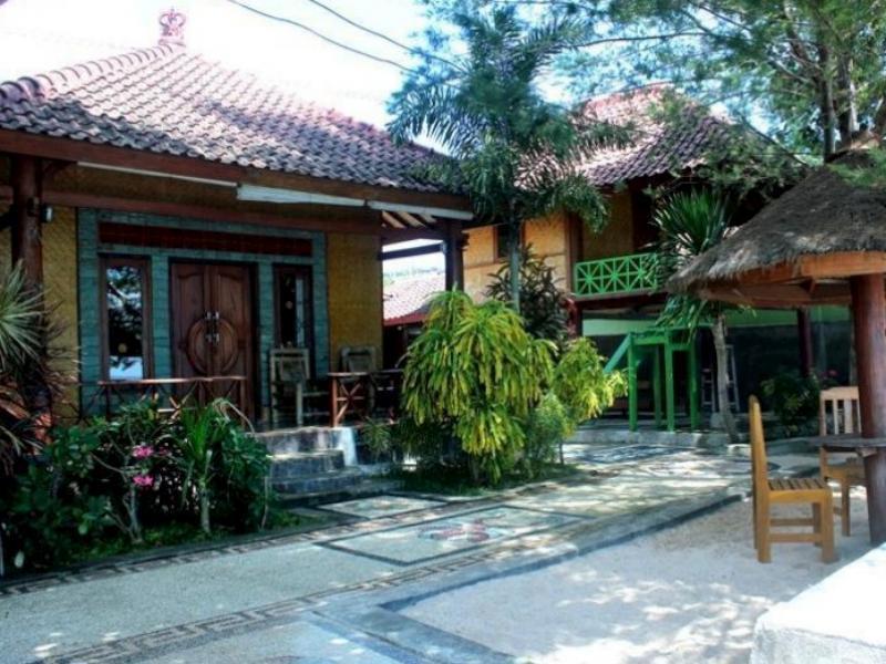 Krisna Bungalows And Restaurant Секотонг Екстериор снимка
