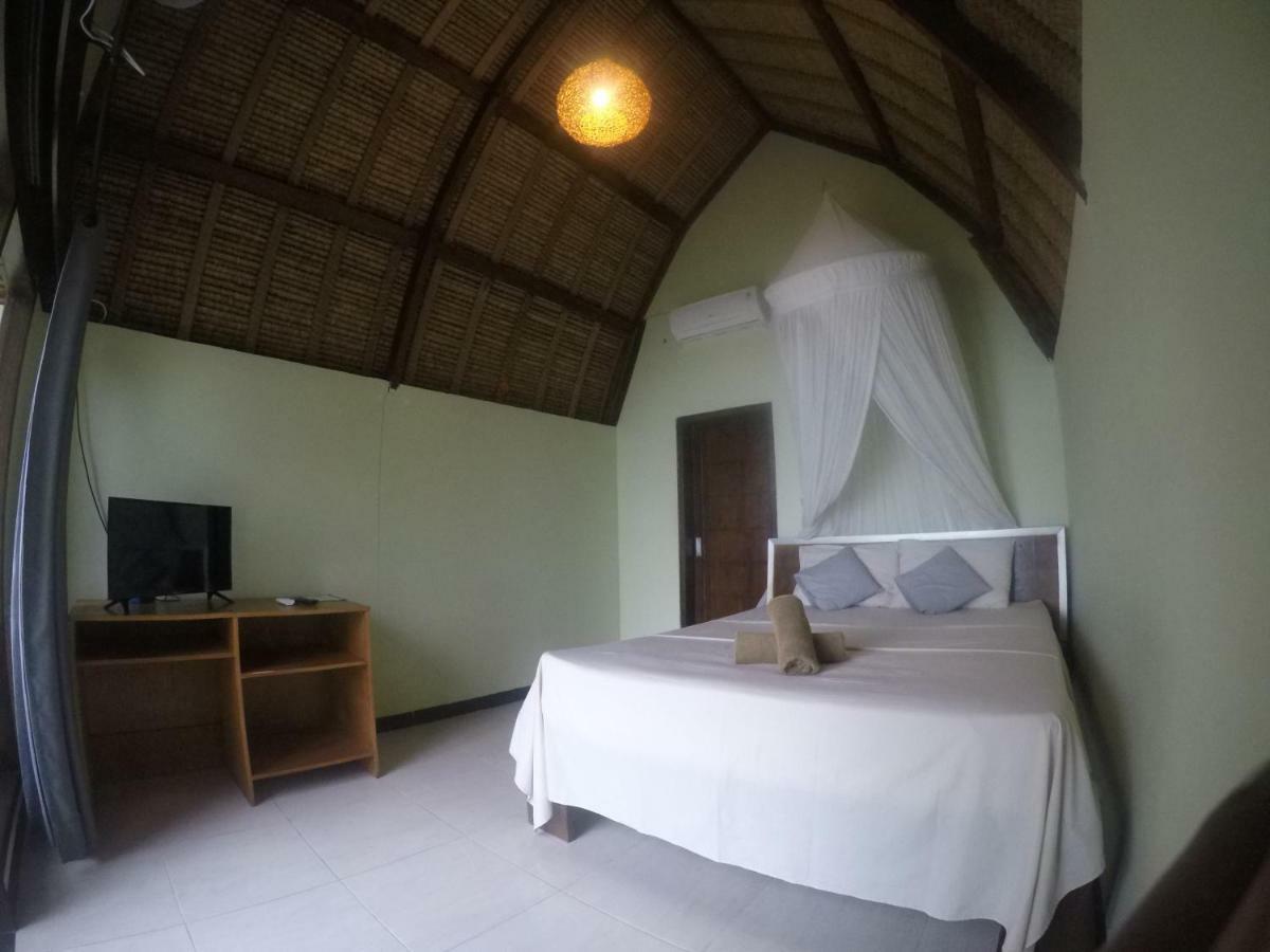 Krisna Bungalows And Restaurant Секотонг Екстериор снимка